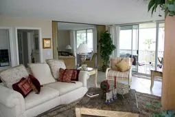 Large Condo directly on the Beach photo 1