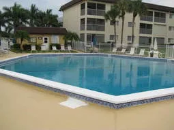 Pool is only a 3 minute walk 