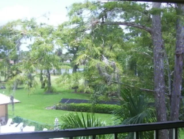 MOVE RIGHT IN - Cypress Gate - 55+ Spacious! photo 7