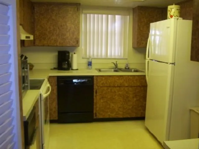 MOVE RIGHT IN - Cypress Gate - 55+ Spacious! photo 10