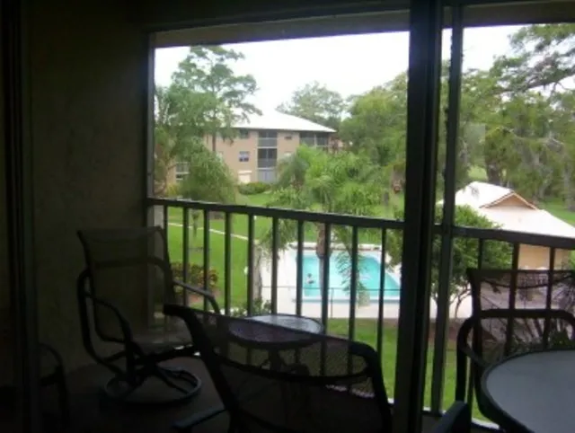MOVE RIGHT IN - Cypress Gate - 55+ Spacious! photo 12
