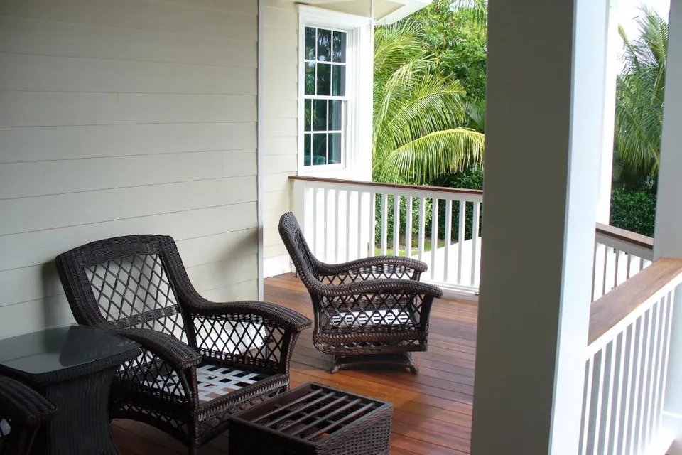 Old Naples, built 2009, only 3 houses from beach photo 19