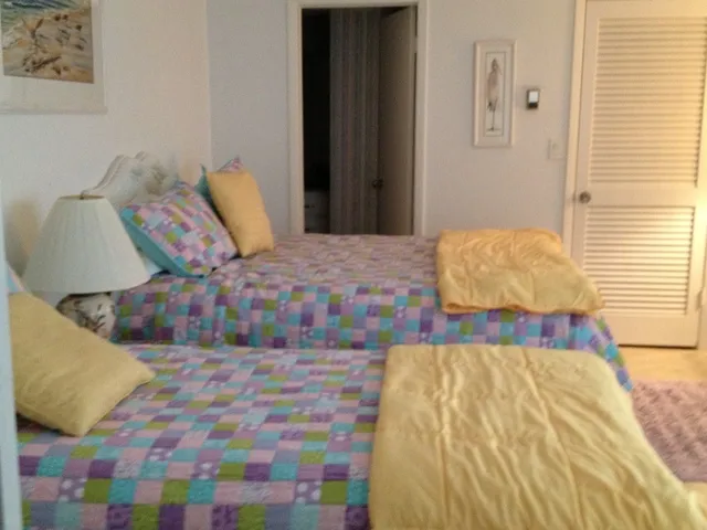 Guest bedroom 
