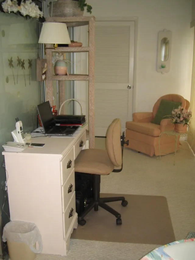Also, Lanai has a desk. Door is to adjoining laundry room