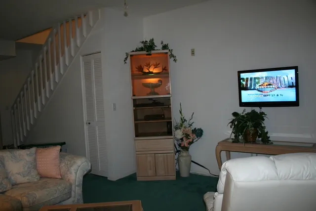 Flat Panel TV with Comcast Cabel and DVD player