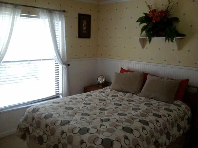 Guest bedroom (Queen)