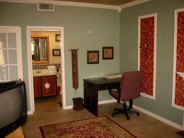 Master bedroom & Bath