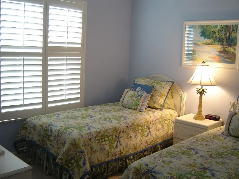 Guest bedroom with two twin beds
