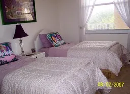 Guest bedroom.
