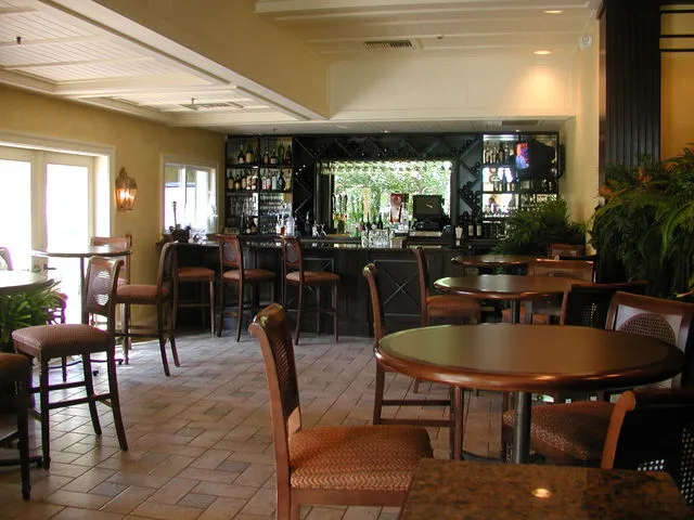 FULL SERVICE CLUB LOUNGE FOR YOUR YOU AND YOUR GUESTS.