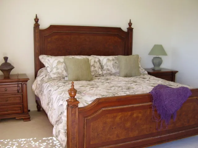 MASTER BEDROOM WITH KING BED.