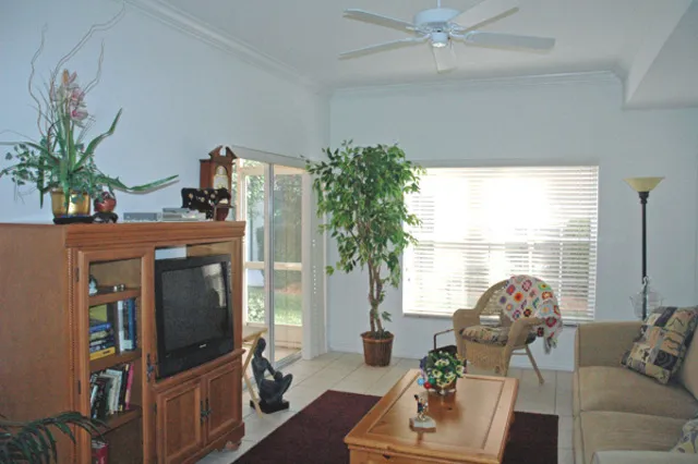 Carlton Lakes Condo photo 2
