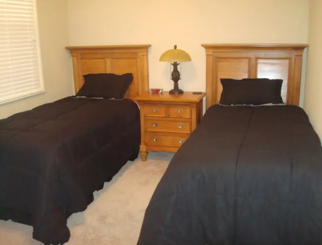 Guest with 2 Long Twin Beds
