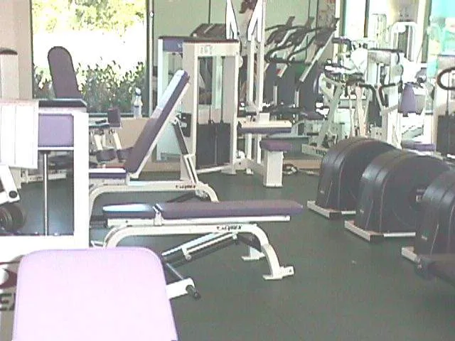 Workout room, lounges, computer room, 8 lite tennis courts