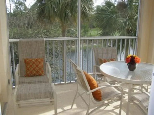 Enjoy a meal or afternoon drink with a lovely view of the golf course.