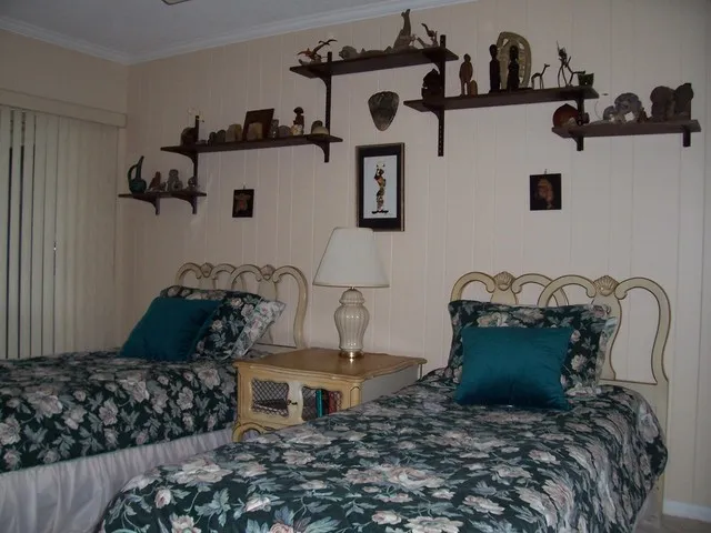 Twin Bedroom