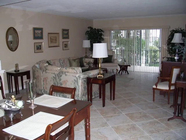 Living/Dining area