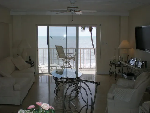 Living room opens to lanai.