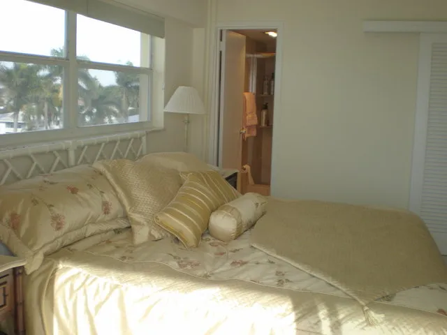 Master bed.king size,with bathroom ensuite