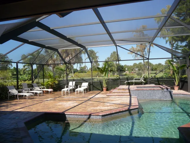 Pool view, plenty of loungers!