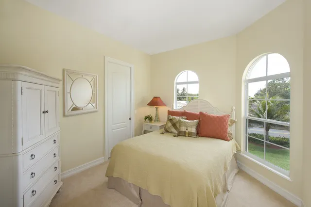 Park Shore Villa photo 6