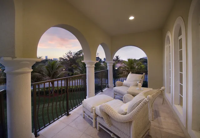 Park Shore Villa photo 8