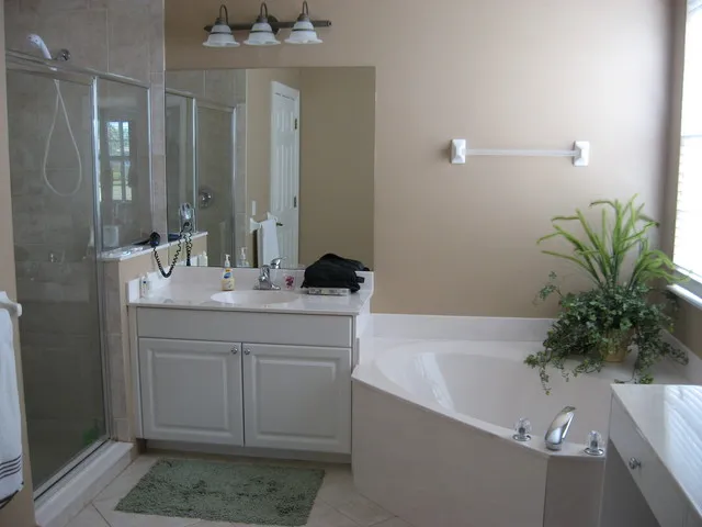 Master Bath with Tub and Private Commode