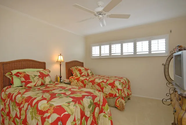 Second Bedroom with two twin beds
