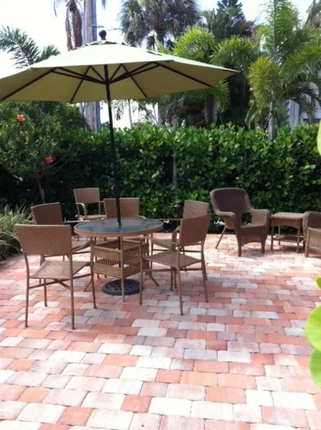  Luxury! Old Naples-Walk-Shop-Eat  5th/3rd St S  photo 4