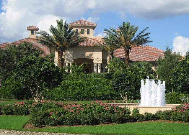 Superlative clubhouse for fine dining and relaxing with friends and family