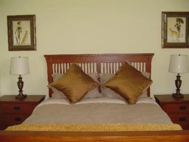 Guest bedroom 