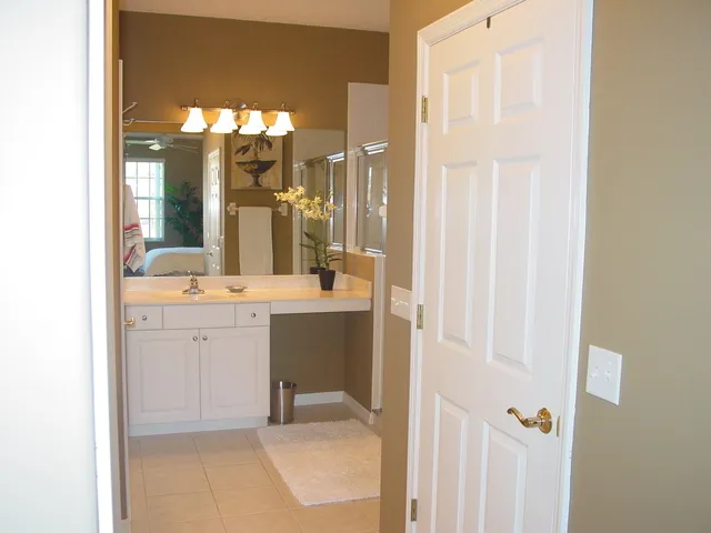 Naples Lakes Country Club Condo-Golf, Pools, Tennis! photo 3