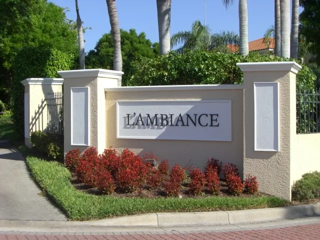 Naples Pelican Bay- L'Ambiance FURNISHED Coach Home photo 7