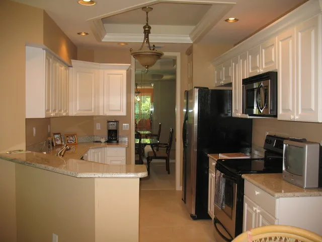 Fully equipped kitchen with Granite counters and stainless steel appliances