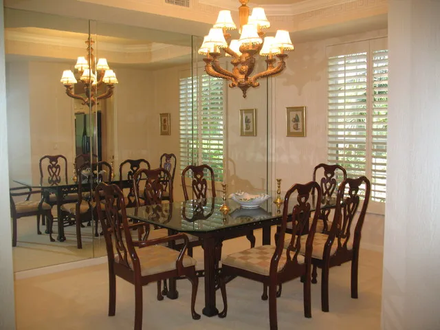Formal dining room with seating for 6