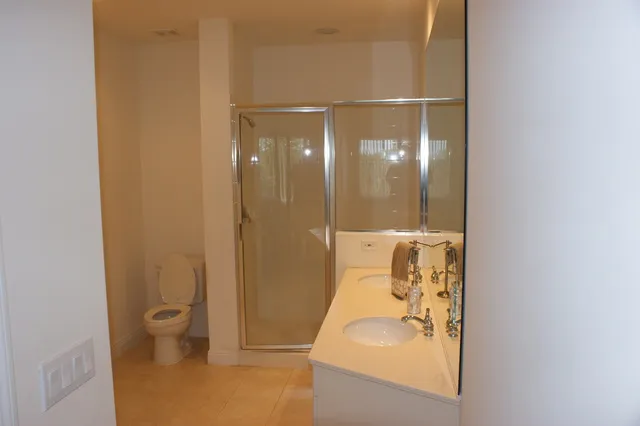 Longer You Stay Less You Pay - Sterling Oaks Condo photo 4